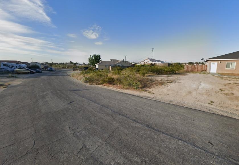 Off-Market. Wholesale Deal. 3 Lots Together. Buy & Flip Opportunity.