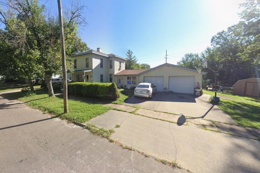 Real Off-Market Opportunity. Not Listed Anywhere. 3 beds/1bath House in Sedalia, MO